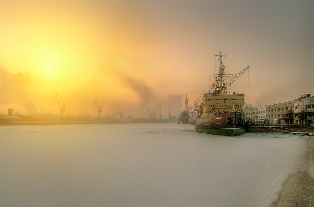 Russia Moscow Saint Petersburg Murmansk Northern lights 11 days tour